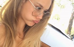 【EV女孩】「比基尼正妹」一轉身白嫩側乳乍現好吸睛　「嘟嘴撒嬌」讓網友心融化了