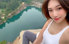 【EV女孩】好飽滿！網友熱議「餐廳超胸正妹」終於找到了 誘人的視角真的好養眼啊