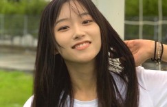 【EV女孩】超甜「寶礦力水得正妹」制服照爆紅，精緻五官…網驚：超有明星臉！