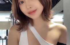 【EV女孩】熱愛健身的「性感美胸櫻花妹」，「火紅內衣」畫面超邪惡！