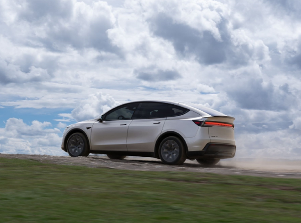 美股收涨 特斯拉市值一夜增超2500亿 但销量持续承压 美股收涨 特斯拉市值一夜增超2500亿 但销量持续承压