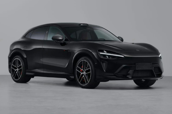 小米YU7 GT配置汇总：超千瓦马力+碳陶瓷刹车系统