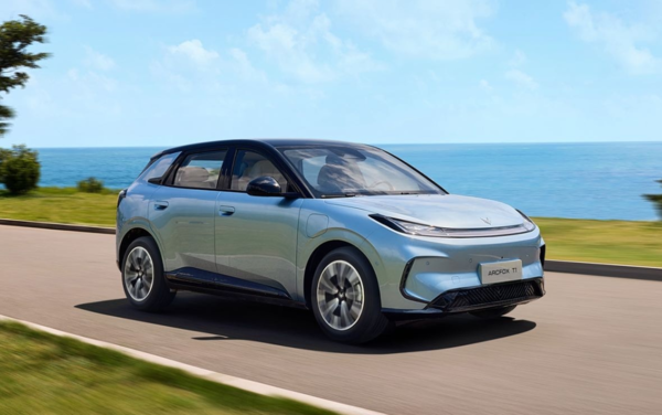 极狐汽车 北汽极狐高端产品系列“问道”公布 首款MPV定名问道V9