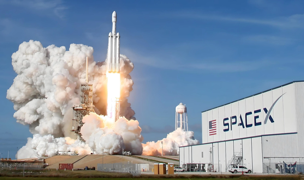 SpaceX 史上最大IPO即将诞生 SpaceX要带飞摇摇欲坠的美股?
