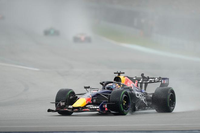 F1巴林大奖赛暖胎圈动力异常:国际汽联发布声明,软件更新后比赛正常进行